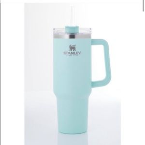 Stanley Tumbler with handle (40 oz)